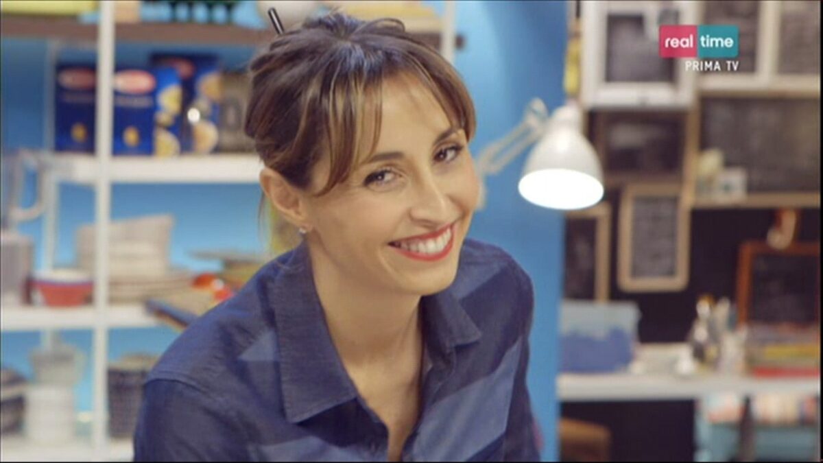 Molto Bene(detta), la Parodi riparte da Italia 1: rapida ed essenziale, con un tocco glam