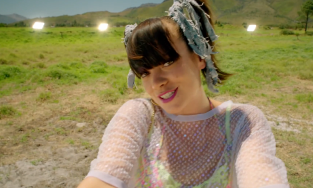 Lily Allen: “Il materiale ascoltato del nuovo album è spazzatura e deludente”