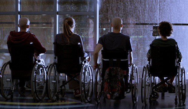 Stasera in tv, 2 marzo 2014: chiude Braccialetti Rossi, parte La Gabbia ‘domenicale’ e Iris aspetta gli Oscar