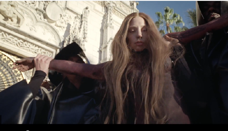 Lady Gaga, G.U.Y. video ufficiale testo e traduzione
