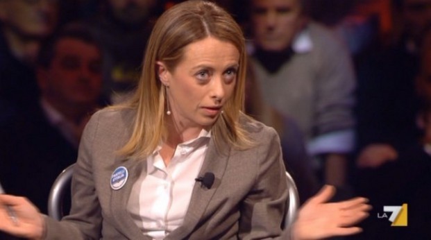 Servizio Pubblico, stasera Santoro sul piano Renzi con Meloni, Tinagli e Lezzi