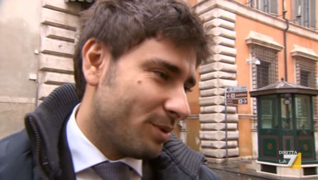 Servizio Pubblico: Di Battista ospite, ma solo in collegamento