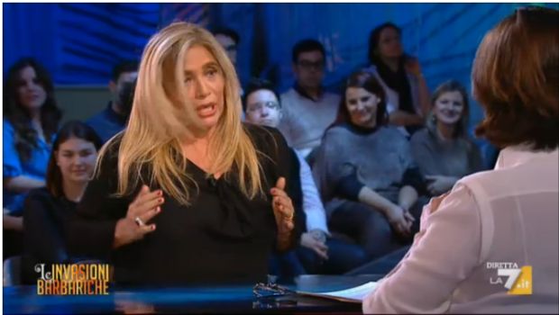 Mara Venier contro Arisa: “Nessun complotto a Domenica In, mi ha offesa!”