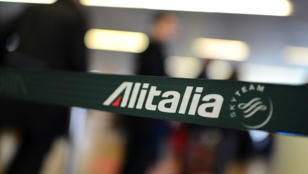 Alitalia, nuovo caos sui biglietti: con quelli già venduti non si potrà volare con Ita