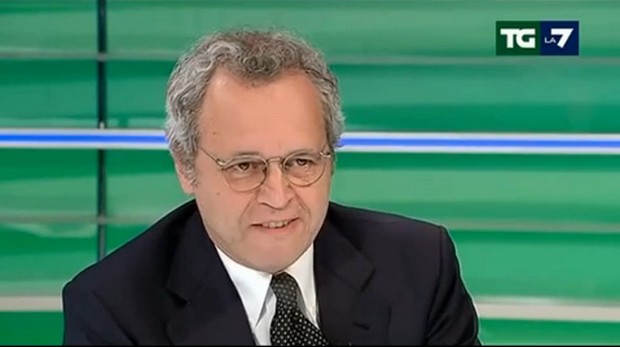 Mentana show in diretta al TgLa7: sfida Letta (“mi dimetto se trova una notizia inventata”) e rimprovera Renzi