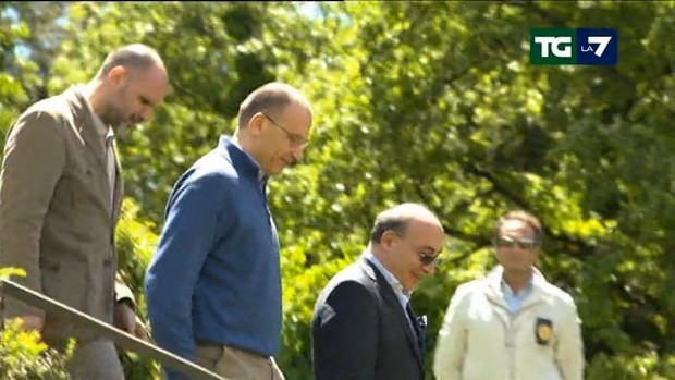 Enrico Letta contro TgLa7: “Inventa notizie quando parla di me”. Mentana: “Falso, ritrovi pacatezza”