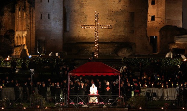 Stasera in tv, 18 aprile 2014: Via Crucis al Colosseo, Rai 3 ricorda Garcia Marquez, ultima de Le Mani dentro la città