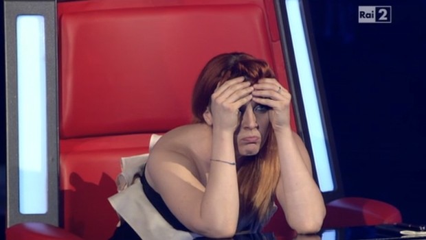 The Voice: J-Ax twitta il cellulare di Noemi in diretta (proprio come fece Blake Shelton con Adam Levine)