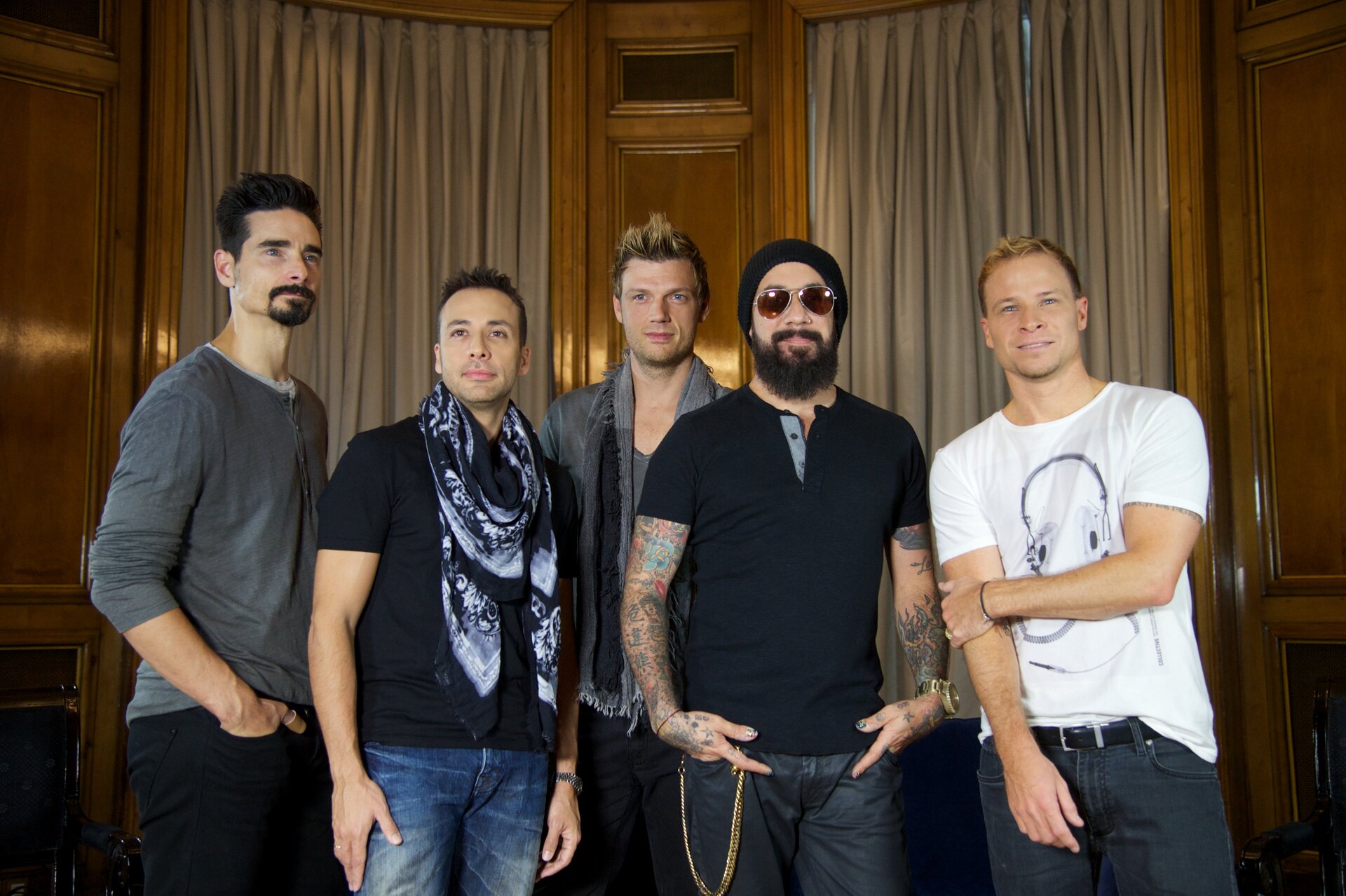 Backstreet Boys magazzinieri in uno spot svedese: cantano Larger Than Life (Video)