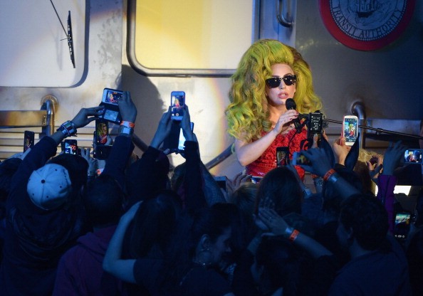 Lady Gaga ARTrave Tour 2014, il concerto a Dubai sarà “censurato”