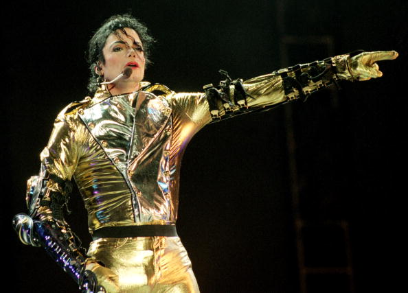 Billboard Music Awards 2014, Michael Jackson ologramma in Slave to the Rhythm (video)