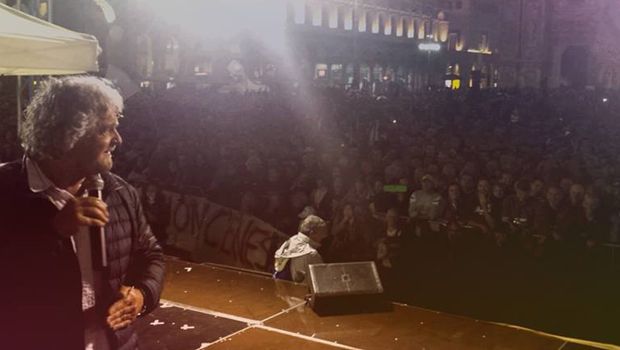 Beppe Grillo, in diretta su iLike.tv il comizio da Piazza San Giovanni