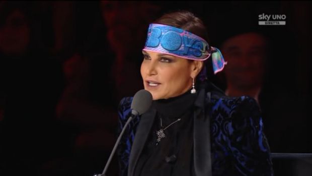 Simona Ventura fuori da X Factor: “nessuno la rimpiange” o “tutta colpa di Fedez?”