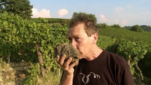 Resistenza naturale: nuova clip e intervista al regista Jonathan Nossiter
