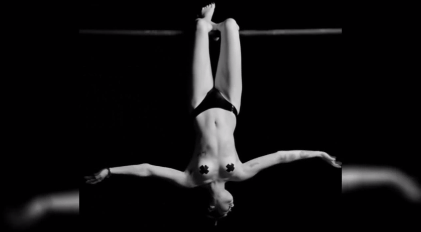 Miley Cyrus, Tongue Tied: testo, traduzione e video