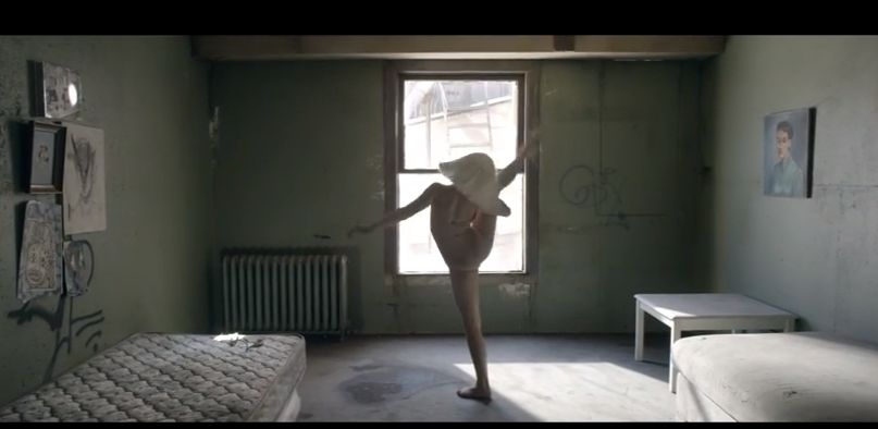 Sia, Chandelier: testo, traduzione e video ufficiale