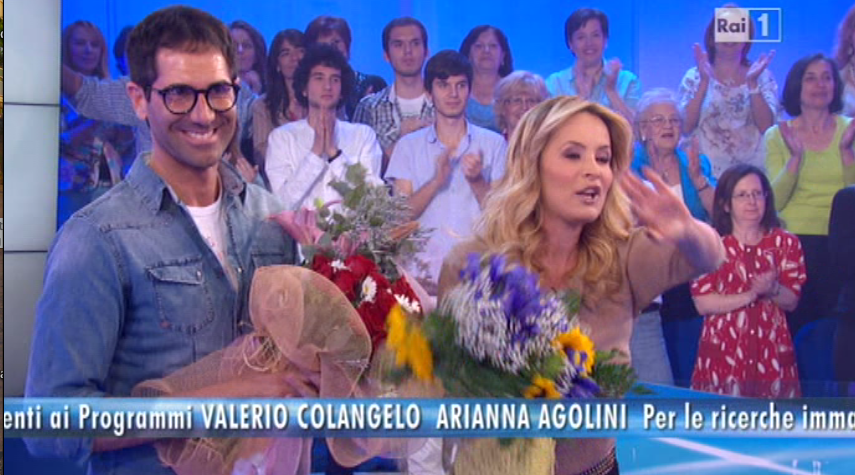 Lorella Landi alle Amiche del sabato, tra balli di gruppo e trash musicale: “Ringrazio Gubitosi”