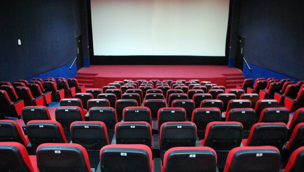 Nella partita che si gioca sul cinema italiano, mettiamo i ciak in tavola:  diamo vere garanzie ai giovani