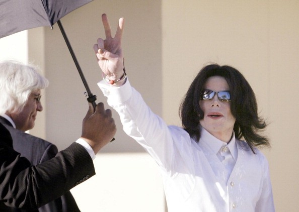 Michael Jackson, una fan fa causa per l’album del 2010: “Non è lui che canta!”