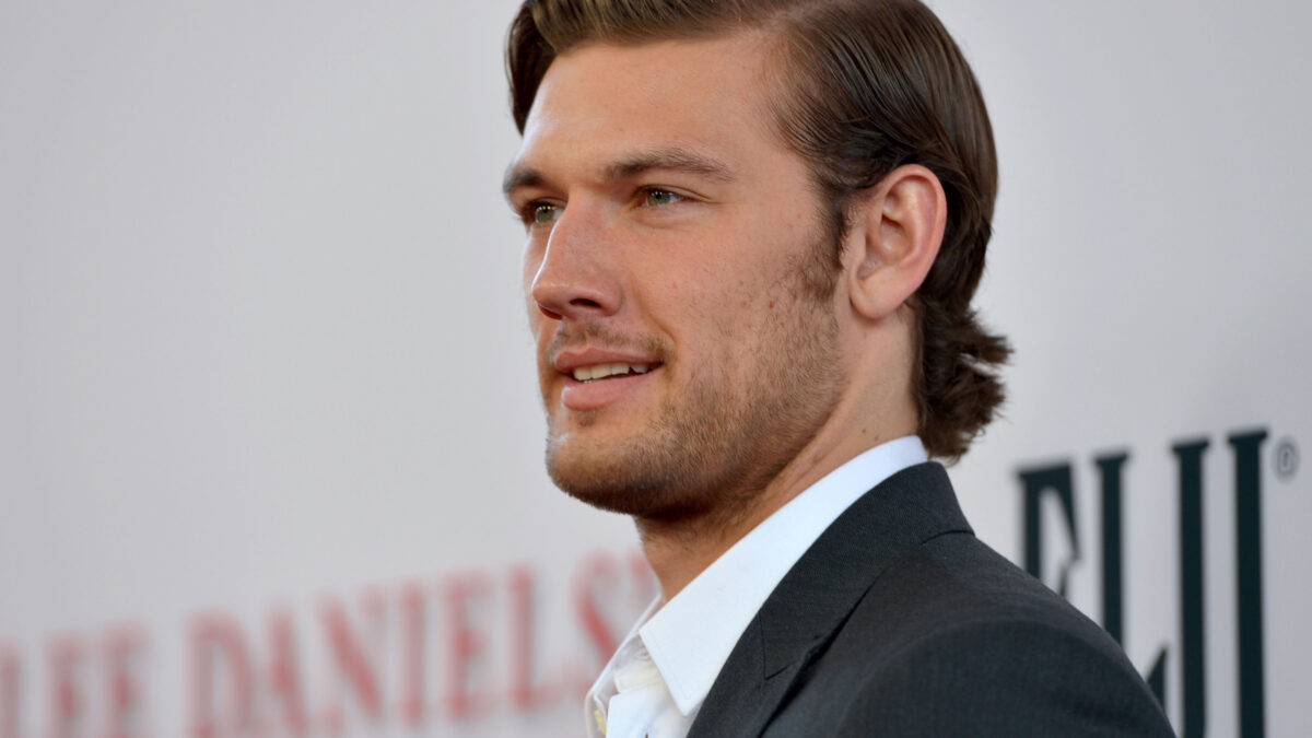 Un amore senza fine: 19 curiosità su Alex Pettyfer