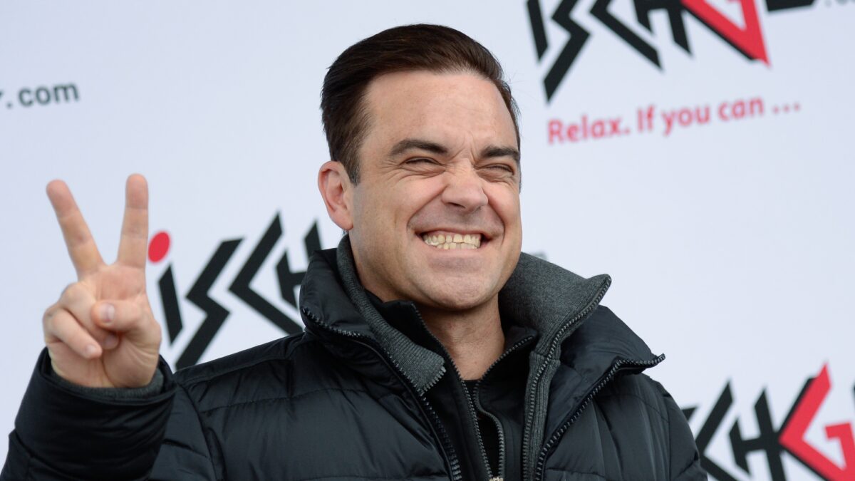 Robbie Williams ai One Direction: “Fate come vi pare, ma smettetela di farvi sgamare!”