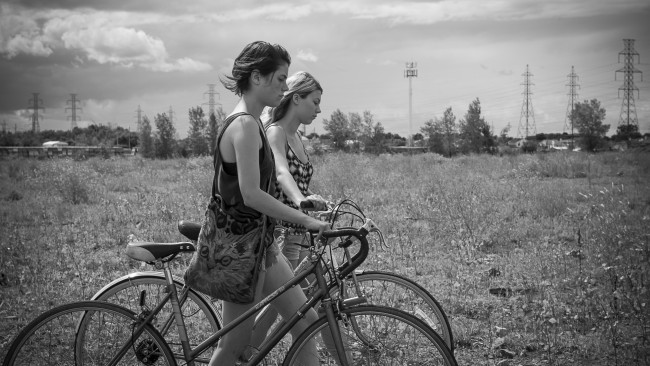 Tu dors Nicole: trailer, poster e foto del film di Stéphane Lafleur presentato a Cannes 2014