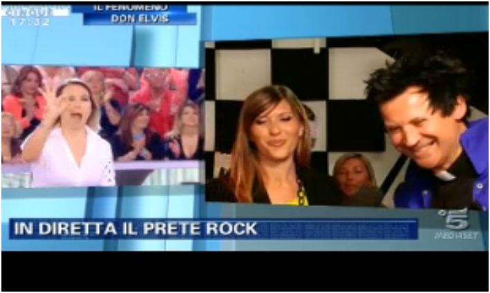 Pomeriggio 5, Don Elvis Il prete rock di Avezzano (video)