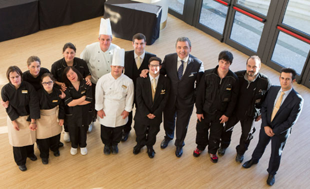 Hotel 6 Stelle, su Rai 3 una prima serata speciale per sostenere i lavoratori Down