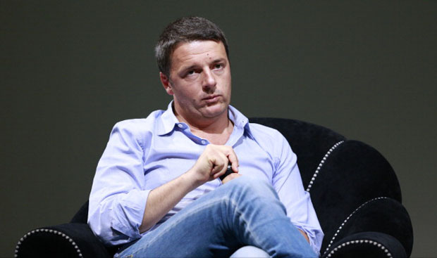 Rai, Renzi: “Educhi gli italiani. Berlusconi ha fatto più con Striscia e Drive In che con le leggi”