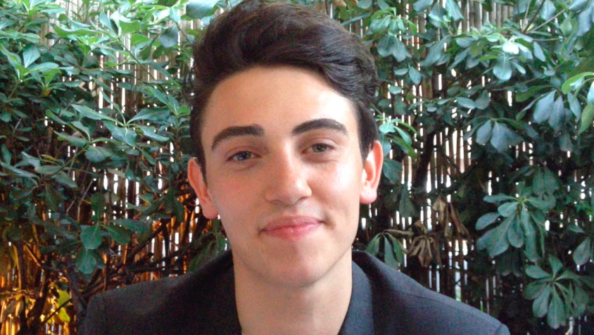 Michele Bravi: “A passi piccoli verso il futuro (magari anche Sanremo)” [Video]