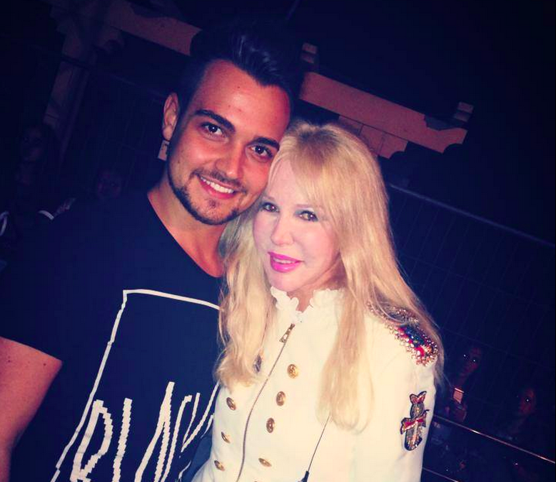 Valerio Scanu e Ivana Spagna cantano live Il Cerchio della Vita (Video)