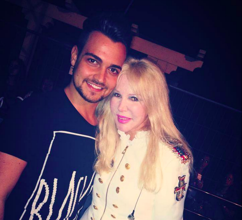 Valerio Scanu e Ivana Spagna cantano live Il Cerchio della Vita (Video)