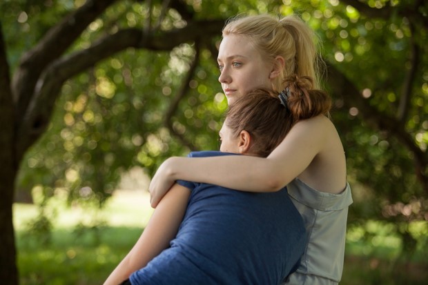 Very Good Girls – primo trailer del dramma con Dakota Fanning ed Elizabeth Olsen
