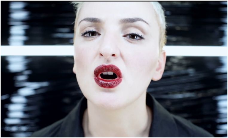 Club Dogo feat. Arisa: Fragili: video ufficiale e testo