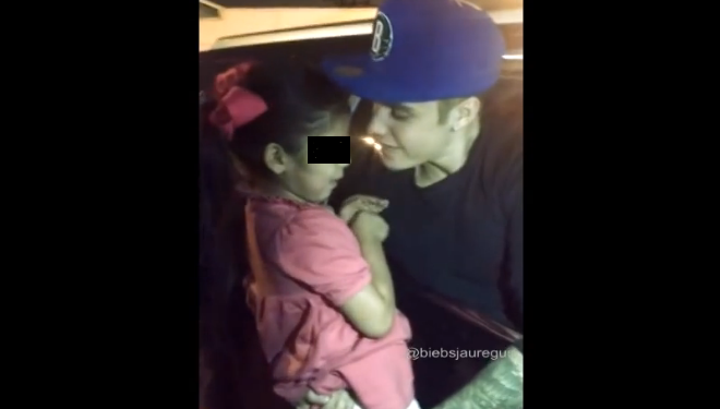 Justin Bieber canta Baby con una sua fan di… 4 anni (video)