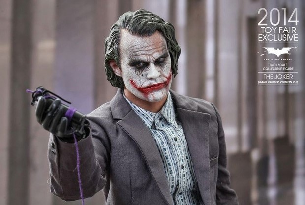 Il cavaliere oscuro: nuova action figure Hot Toys del Joker di Heath Ledger