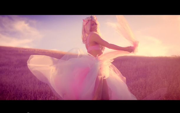 Paris Hilton, Come Alive: video ufficiale, testo e traduzione