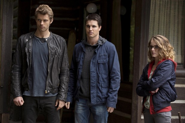 The Cw: “The Tomorrow People cancellato perchè non ha generato ascolto, Beauty and the Beast è redditizio”