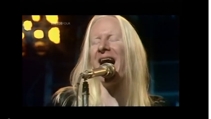 Johnny Winter è morto: addio al cantante e chitarrista rock blues