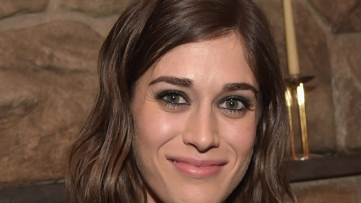 Film 2015/2016: Lizzy Caplan per il nuovo film di Jonathan Levine – Rick Springfield con Meryl Streep in Ricky and the Flash