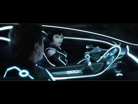 Tron: Legacy – Quorra, clip dal film