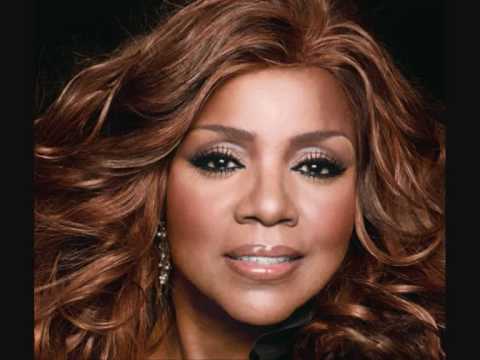 Gloria Gaynor –  Can’t take my eyes off you (lyrics)