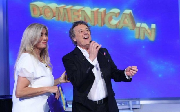 Enzo Iacchetti: “Mediaset non considera le mie produzioni. Contenitori domenicali allucinanti. Io a Striscia? Non ci sono certezze”