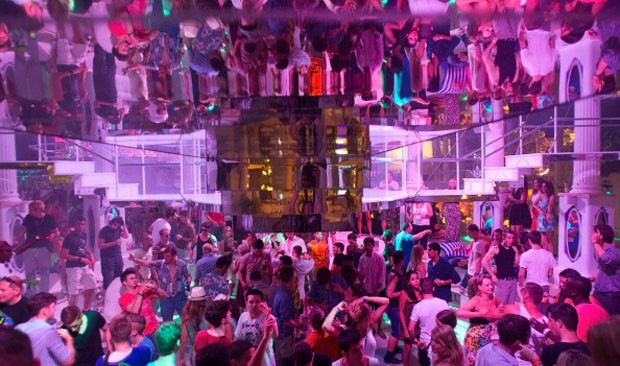 Party People Ibiza, su Rai 2 il mondo della notte raccontato da 8 ragazzi italiani