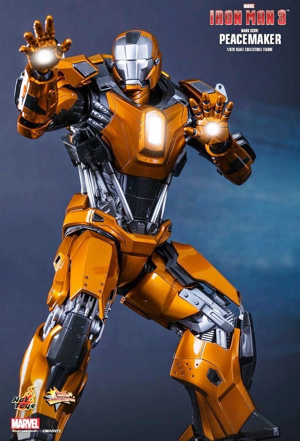 Iron Man 3, Peacemaker: immagini action figure armatura Mark 36