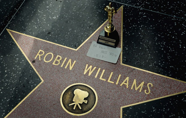 Robin Williams è morto, cambiano i palinsesti: Hook e Patch Adams su Canale 5, su Rai 3 Good Morning Vietnam