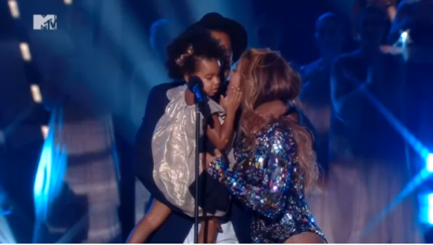 MTV Video Music Awards 2014, vincitori ed esibizioni: Beyoncè da leggenda