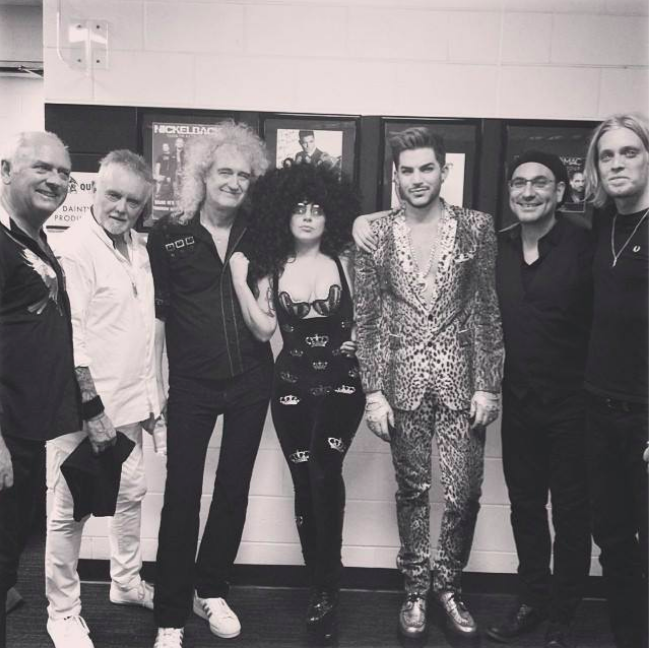 Lady Gaga sul palco coi Queen