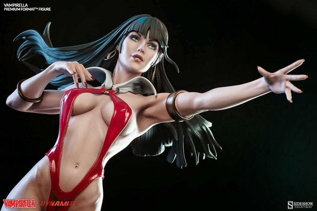 Vampirella: immagini della nuova statua Sideshow Collectibles