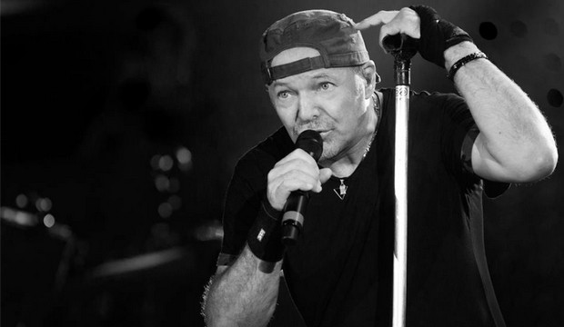 Vasco Rossi: “Dopo un concerto con 70 mila persone fatico a dormire, ma quando mi sveglio la realtà mi fa tornare coi piedi per terra”